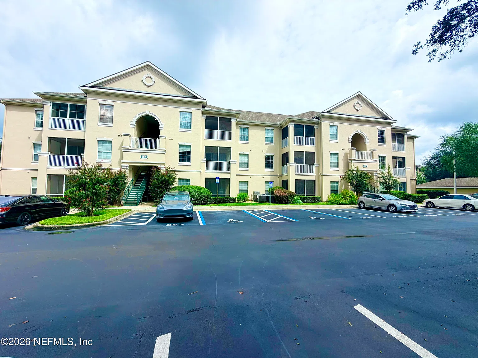 2 bed, 2.0 bath, 1099 sqft, $1,600 — Photo 3