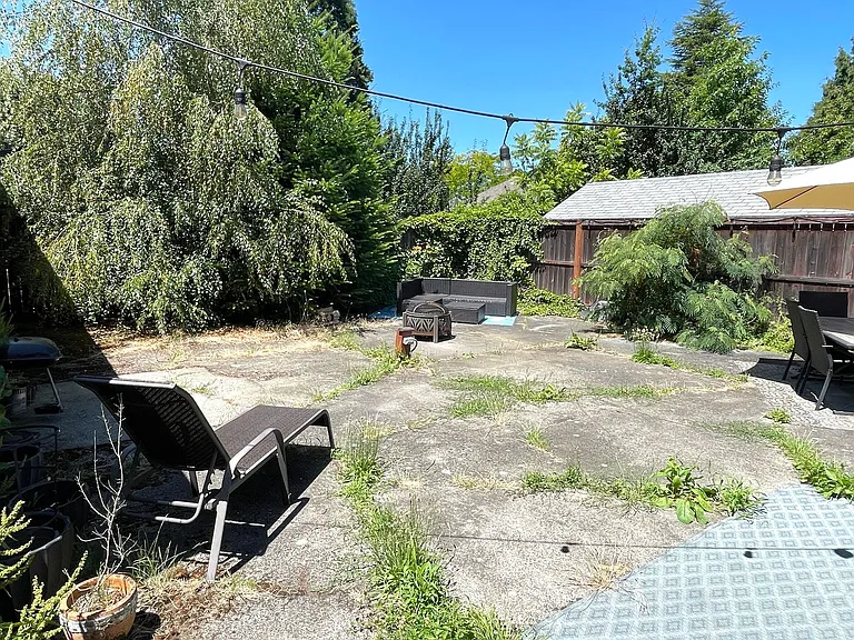 105 NE 86th Ave — Photo 21