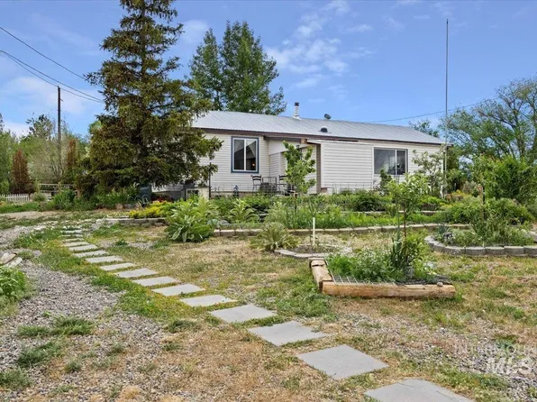 101 Poverty Ln, West Magic, ID 83352