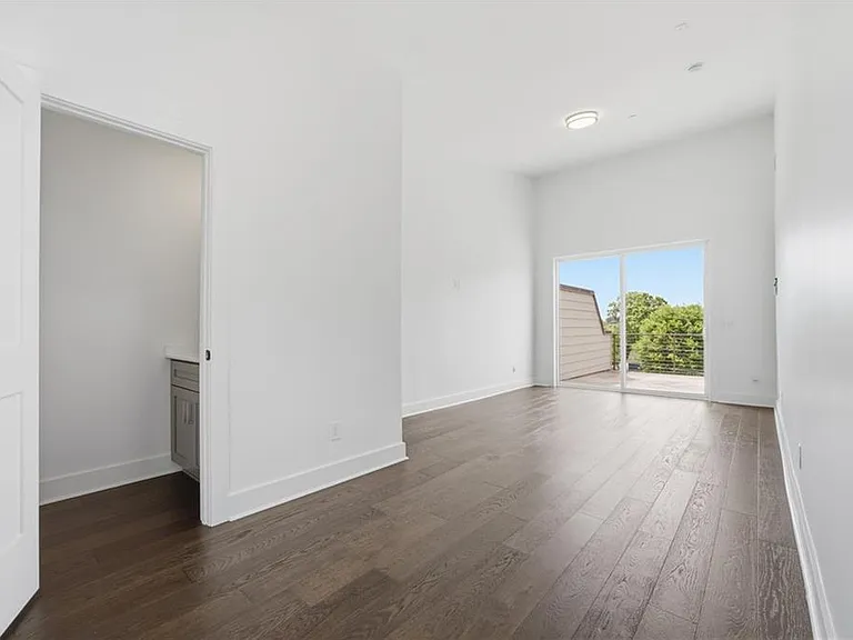 211 Bass St SW #10 — Photo 28