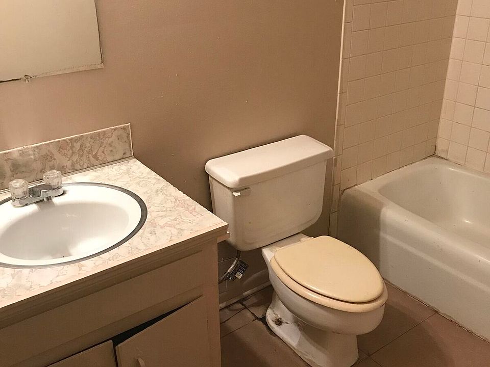2nd image of 1307 Plummer Dr APT 2