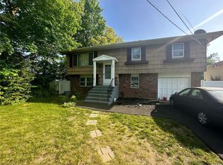 176 Tell Ave, Deer Park, NY 11729