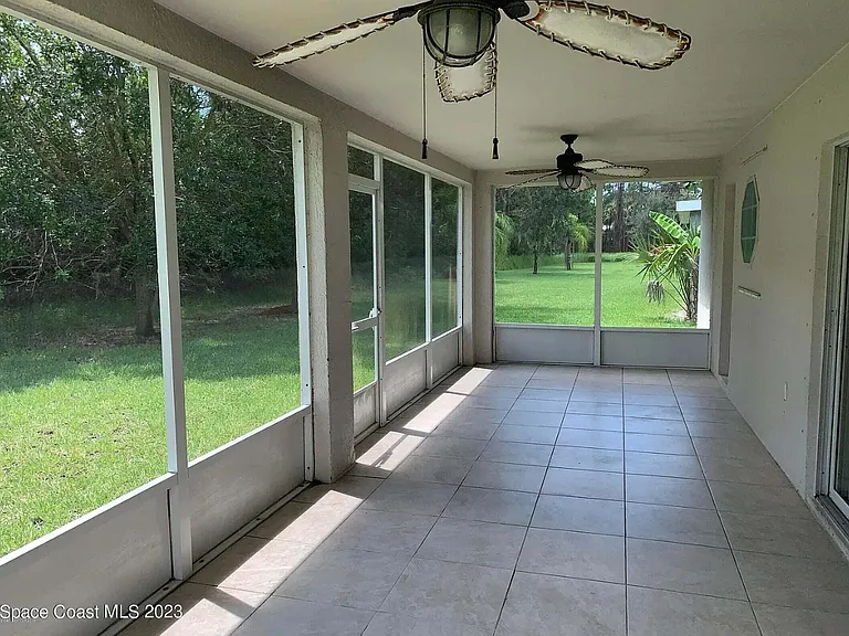 1736 La Maderia Dr SW — Photo 11