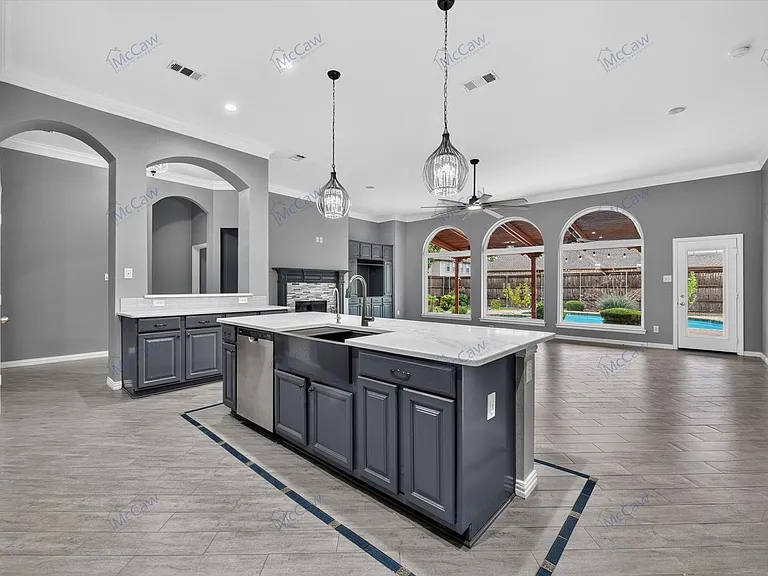 608 Walnut Hollow Dr — Photo 9
