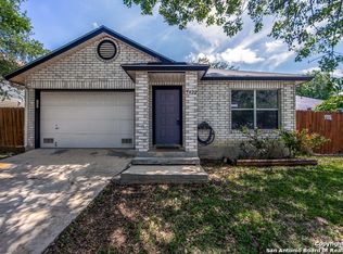 5422 Champions Hill Dr, San Antonio, TX 78233