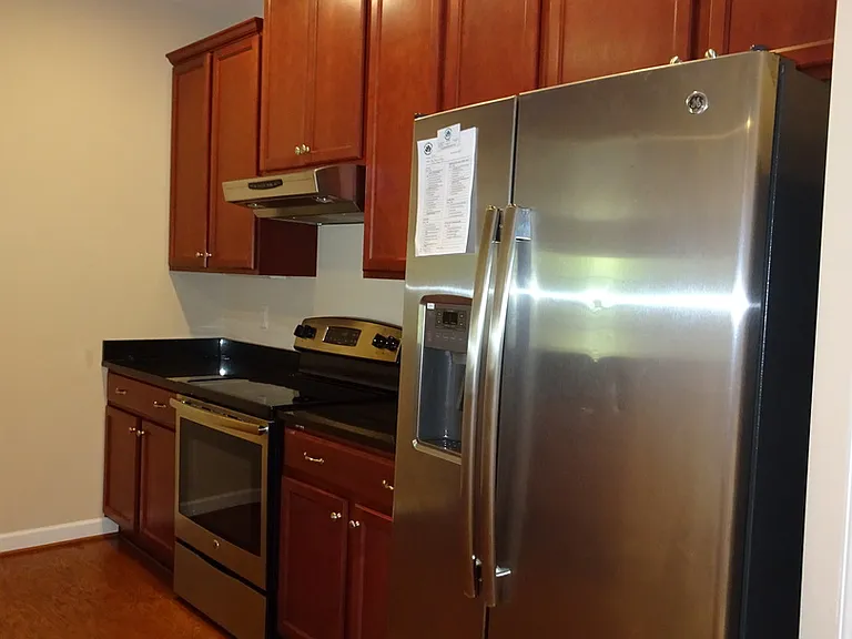 802 Braemar Crk — Photo 9