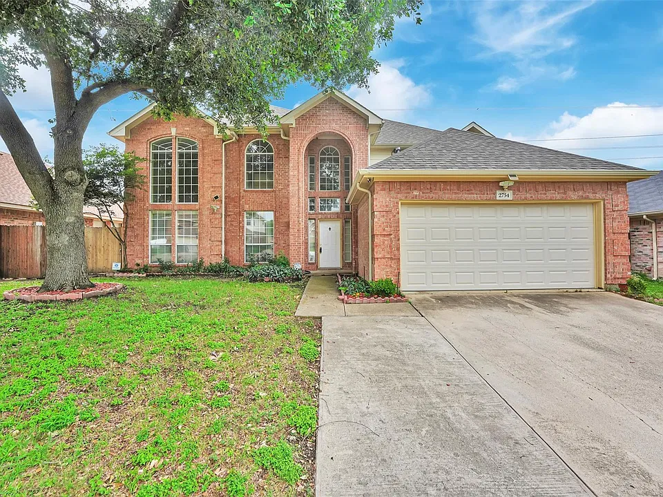 2754 Red Oak Dr