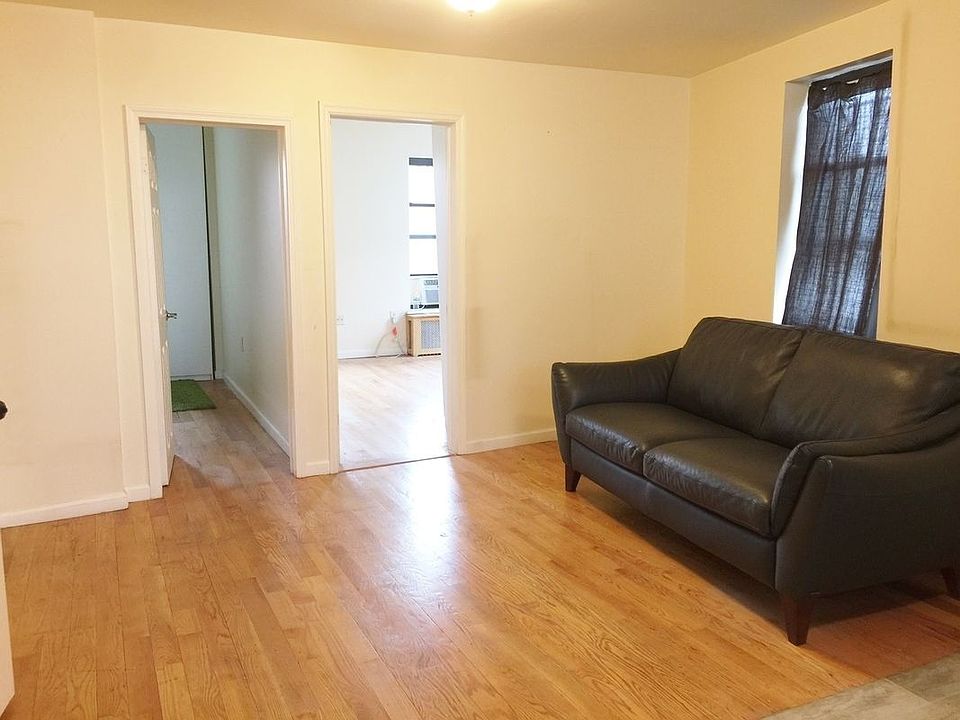 2nd image of 405 Smith St #1
