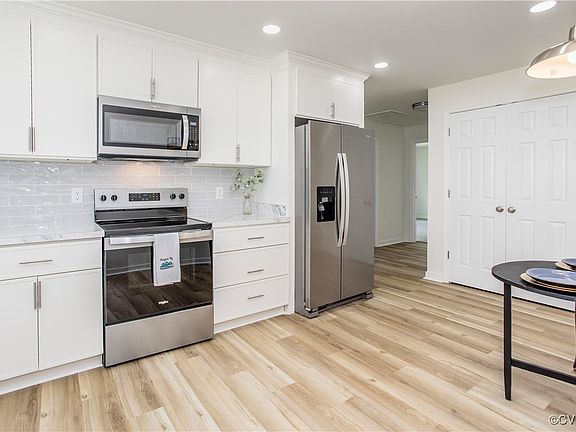 2nd image of 25713 Simmons Ave