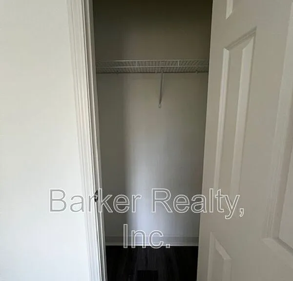 555-4 E Edenton St — Photo 26