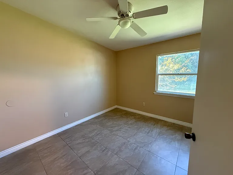 2251 Indian Horse Dr — Photo 9