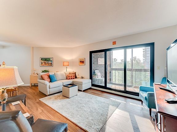 2nd image of 6615 Lake Shore Dr #611