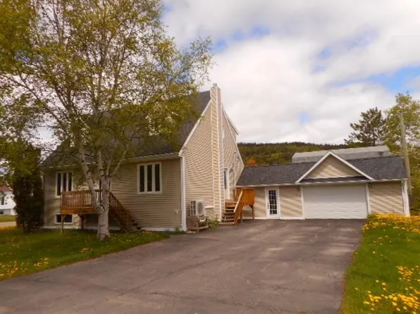 11 Circular Road, Springdale, NL A0J1T0