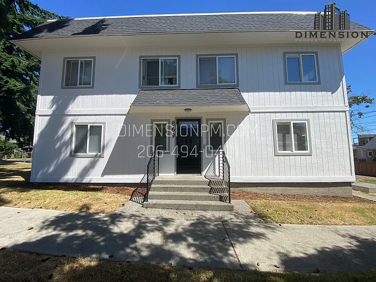 41st Apartments — Photo 2