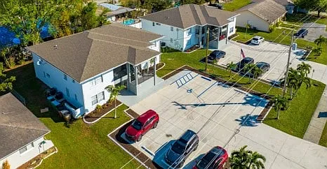 37 SE 24th Ave