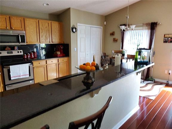 5th image of 613 Escondido Ct