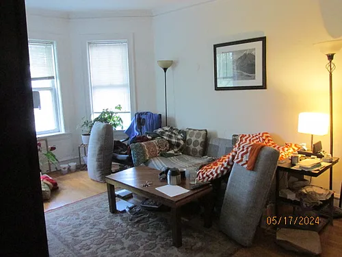 3711 N Hoyne Ave #3 Photo 1