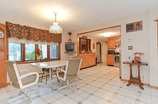 4th image of 45 Ewing Dr