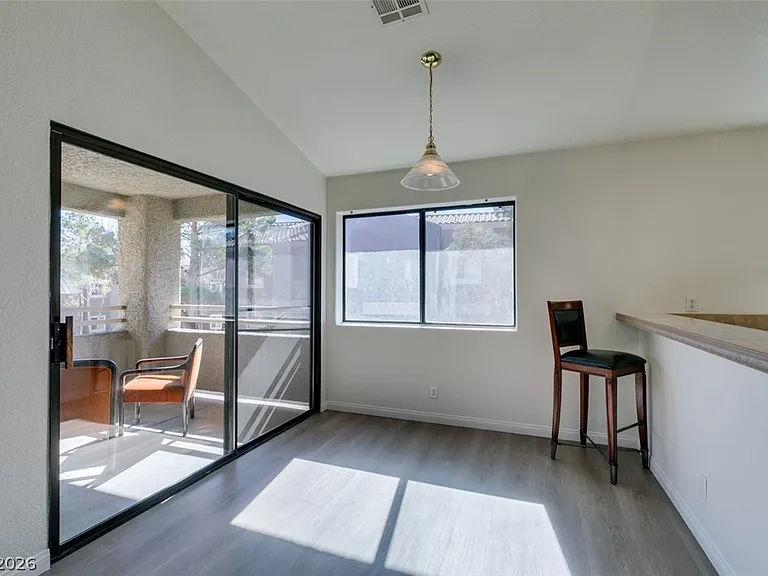5054 S Rainbow Blvd #202 — Photo 17