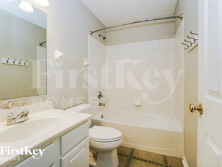 7821 Edgewater Ct — Photo 13