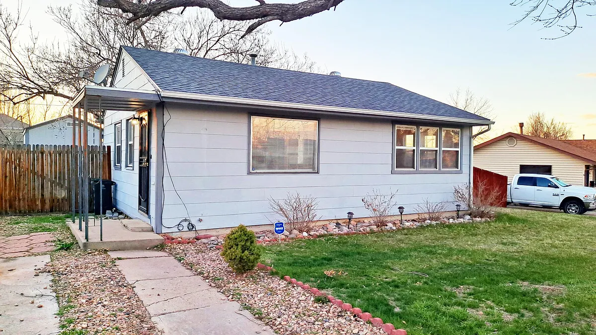 Building Photo - 1575 S Quieto Ct