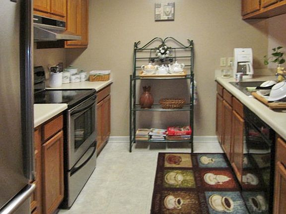 4th image of 219 Buckingham Ct