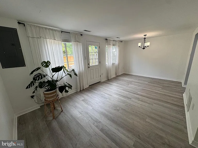 5585 Hecate Ct — Photo 8
