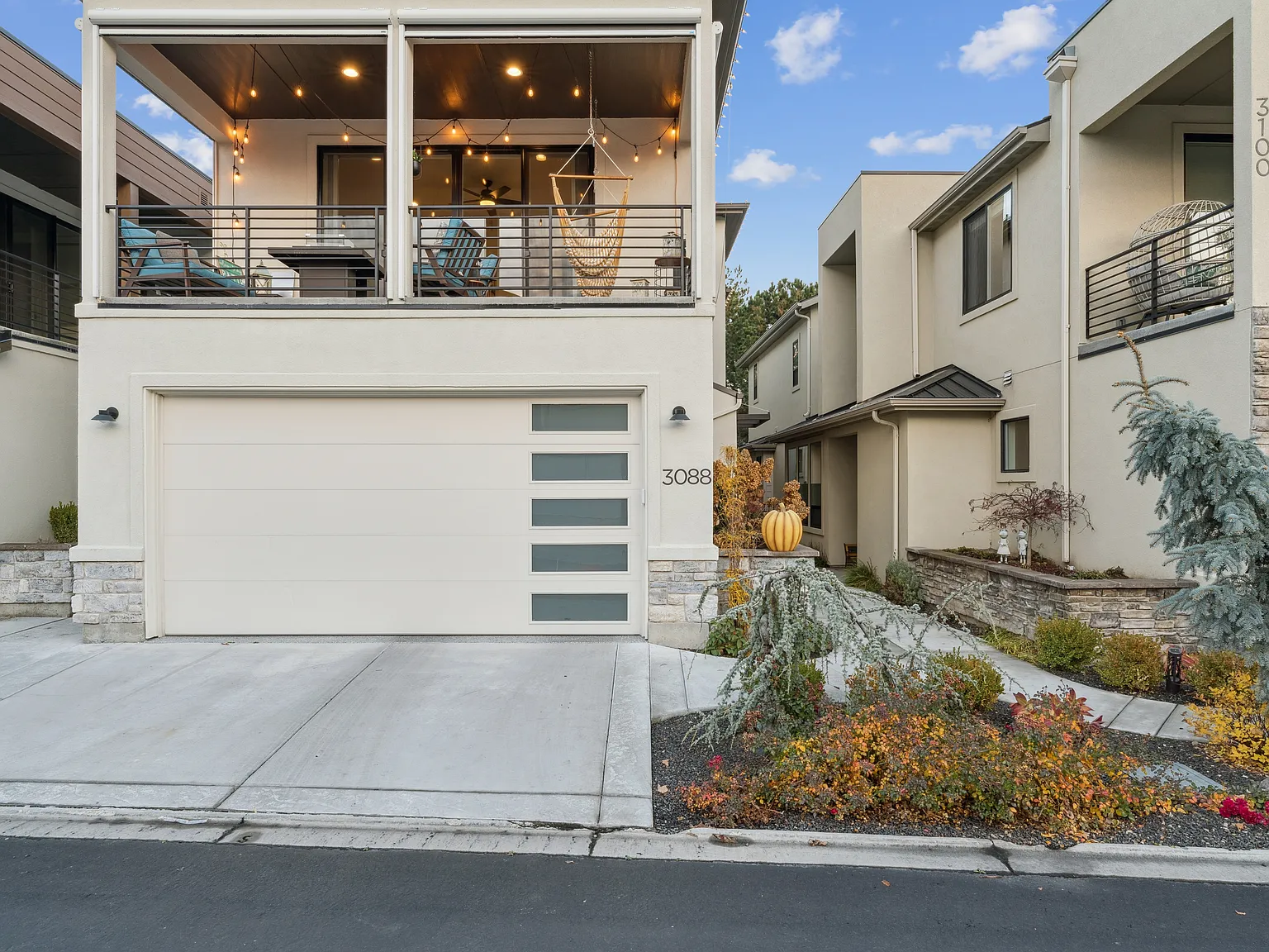 3 bed, 2.5 bath, 2240 sqft, $3,000 — Photo 1