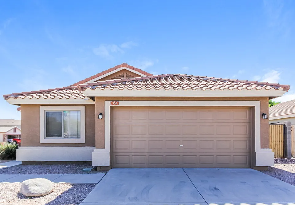 306 N Wildrose