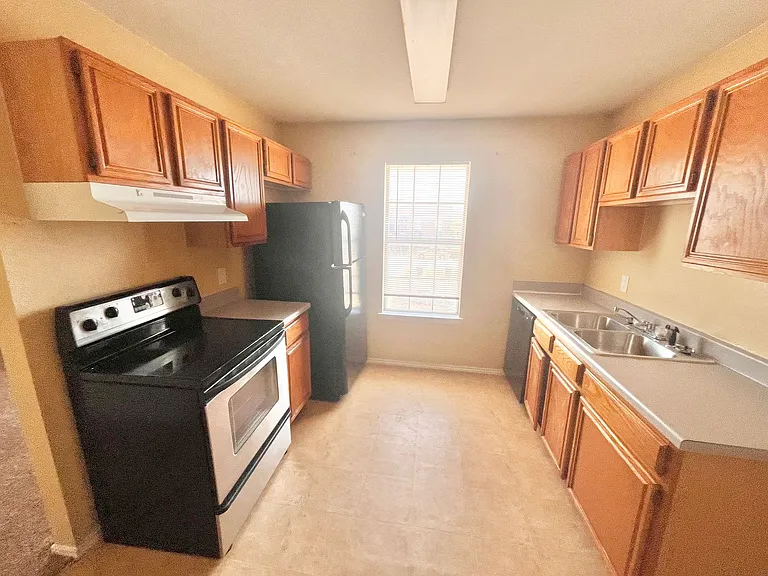 1703 Benttree Dr #C — Photo 7