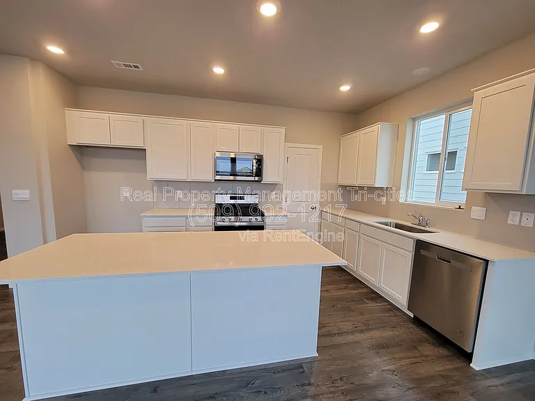 7752 Ranchland Ln — Photo 4