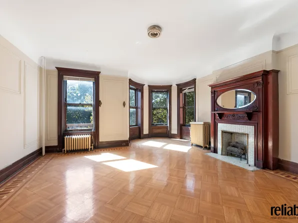 903 Saint Mark's Avenue image 11 of 14