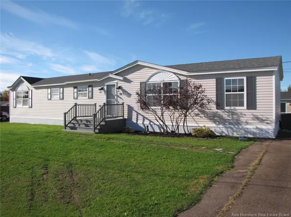 10 Avery St, Moncton, NB E1H 3M2