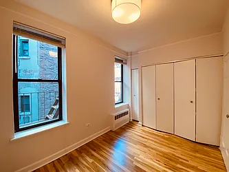 Rented by Metropolis Real Estate of Manhattan