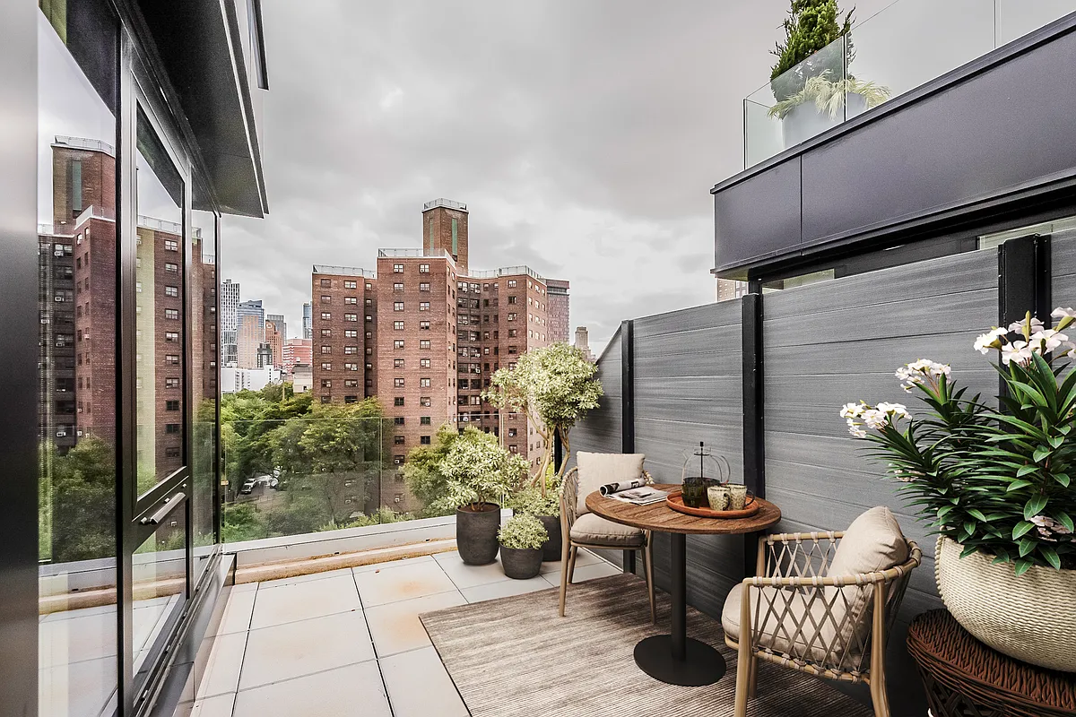 218 Front Street 5626