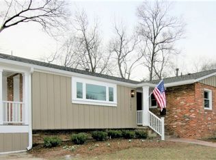 1121 Anesbury Ln, Alexandria, VA 22308