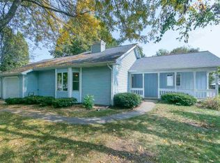 25 Oak Glen Ct, Madison, WI 53717