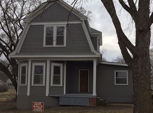 406 Walnut St, Valley Falls, KS 66088