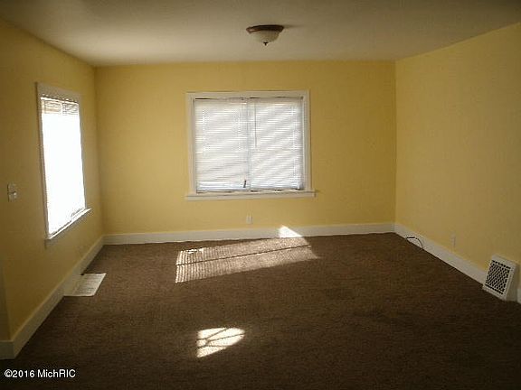 3rd image of 1309 Union St