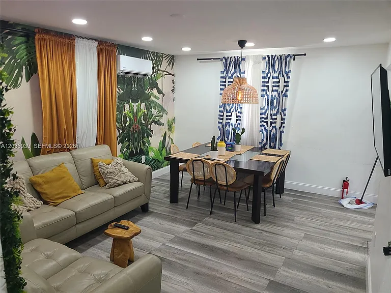168 NW 32nd St #6 — Photo 12
