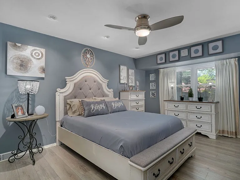 2351 S Rogers Ave — Photo 16