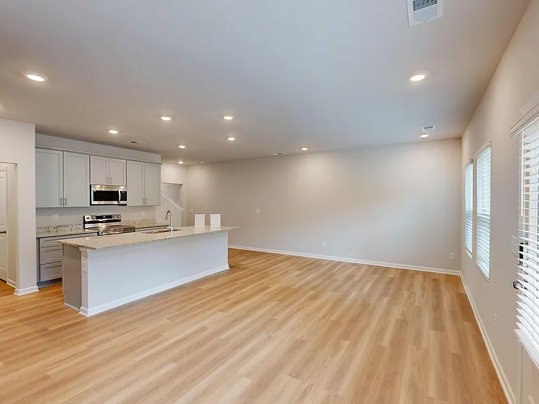Crescent Valley — Photo 15