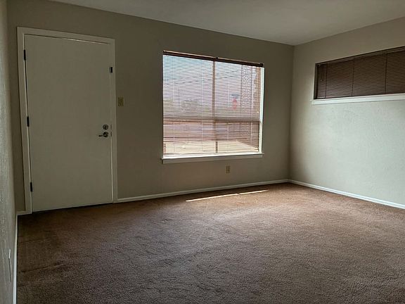 4th image of 3701 Bluebell Dr
