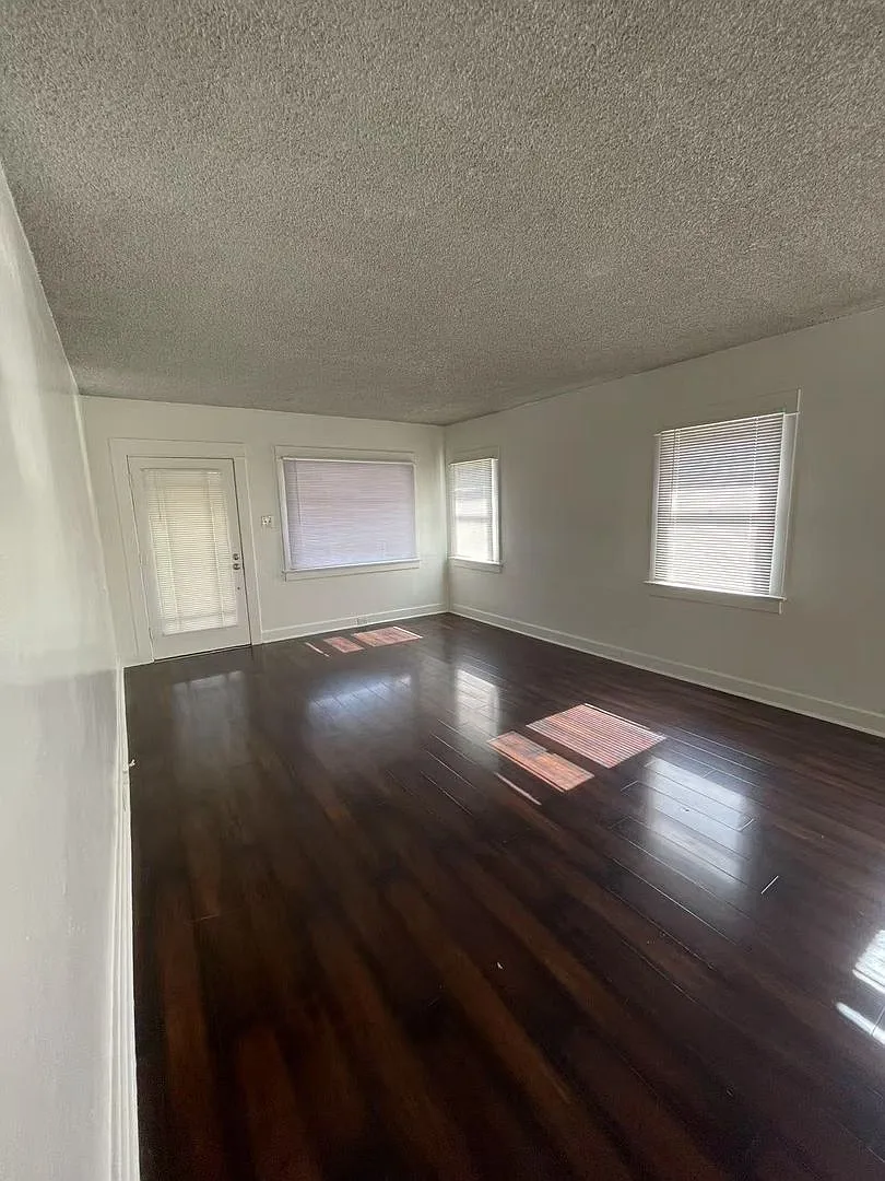 Coronado Ave 4-plex — Photo 3
