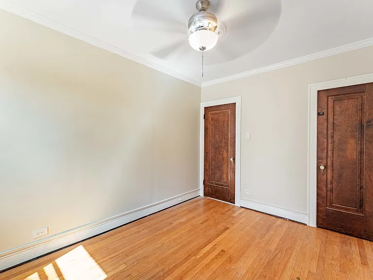 2551 N Lockwood Ave #B3 — Photo 7