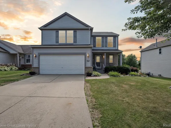 4900 Meadow Crest Cir, Holly, MI 48442