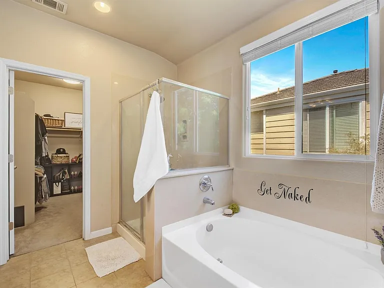 406 Toyon Ln — Photo 12