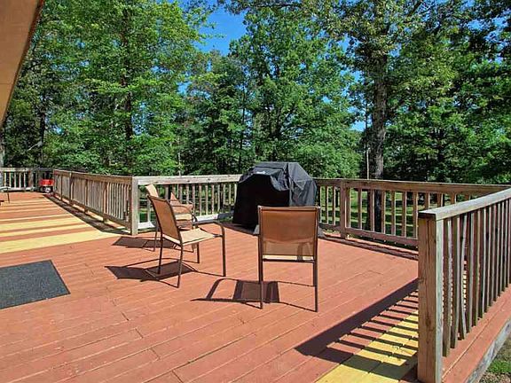 3rd image of 74 Tanglewood Dr