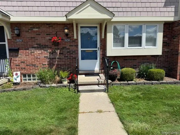 20250 S Great Oaks Cir, Clinton Twp, MI 48036