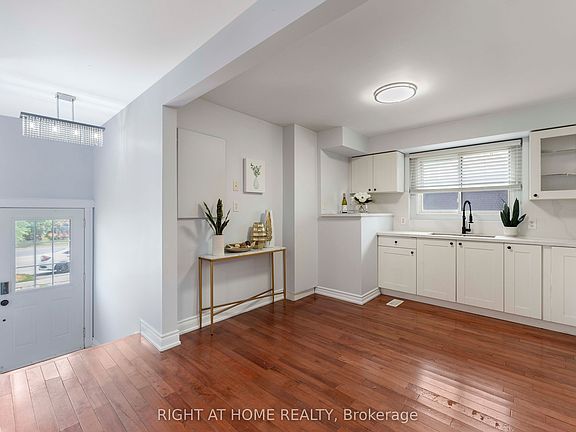 4th image of 608 McCowan Rd